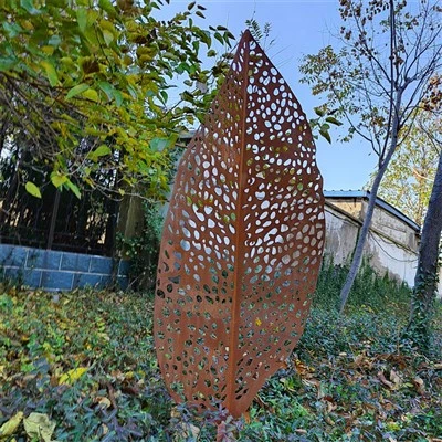 Градинска декоративна скулптура от стоманени листа Corten